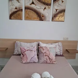 Apartamento Azahar Fibes Y Garaje-wifi Gratis, Sevilla